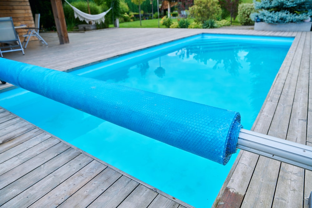 Comment choisir le bon système de filtration pour votre piscine : sable, cartouche ou diatomées