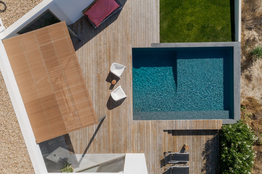 Les réglementations locales en matière de construction et de sécurité des piscines : permis, clôtures et alarmes