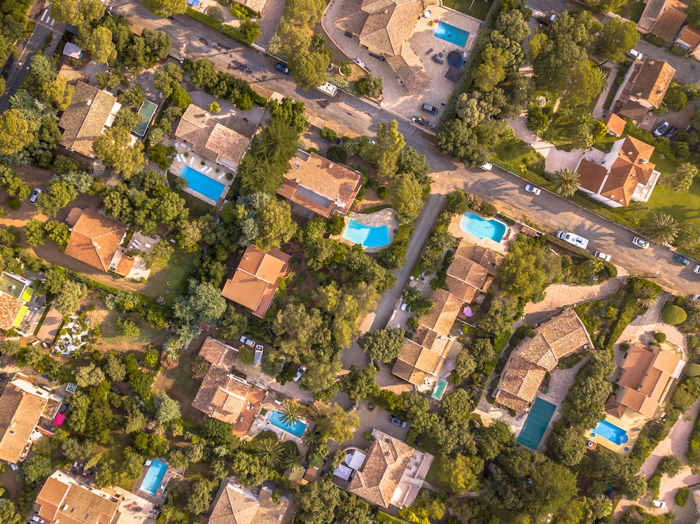 Piscines naturelles : Transformez votre jardin en un havre écologique