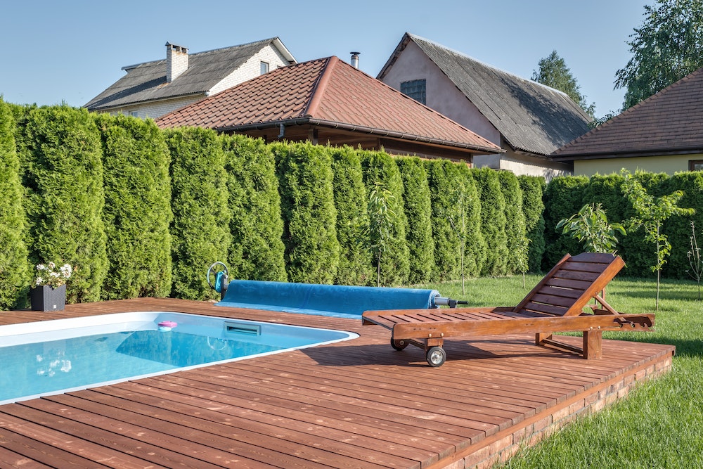 Piscines pour petits espaces : Comment maximiser votre espace extérieur en toute élégance