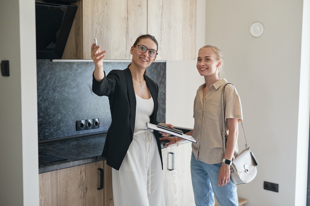 Devenir agent immobilier sans diplôme : est-ce possible et comment réussir ?