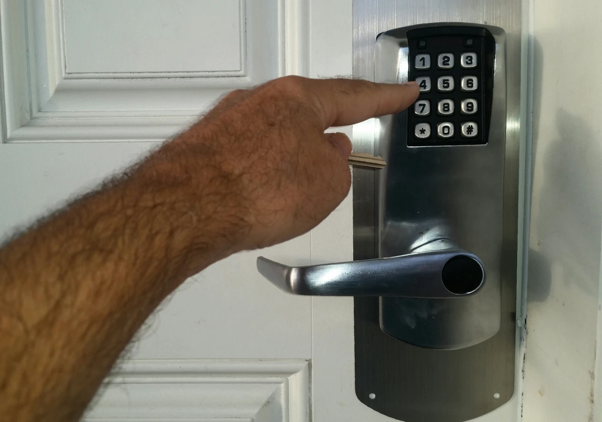 Assurance loyers impayés ou caution : Comment sécuriser vos revenus locatifs ?
