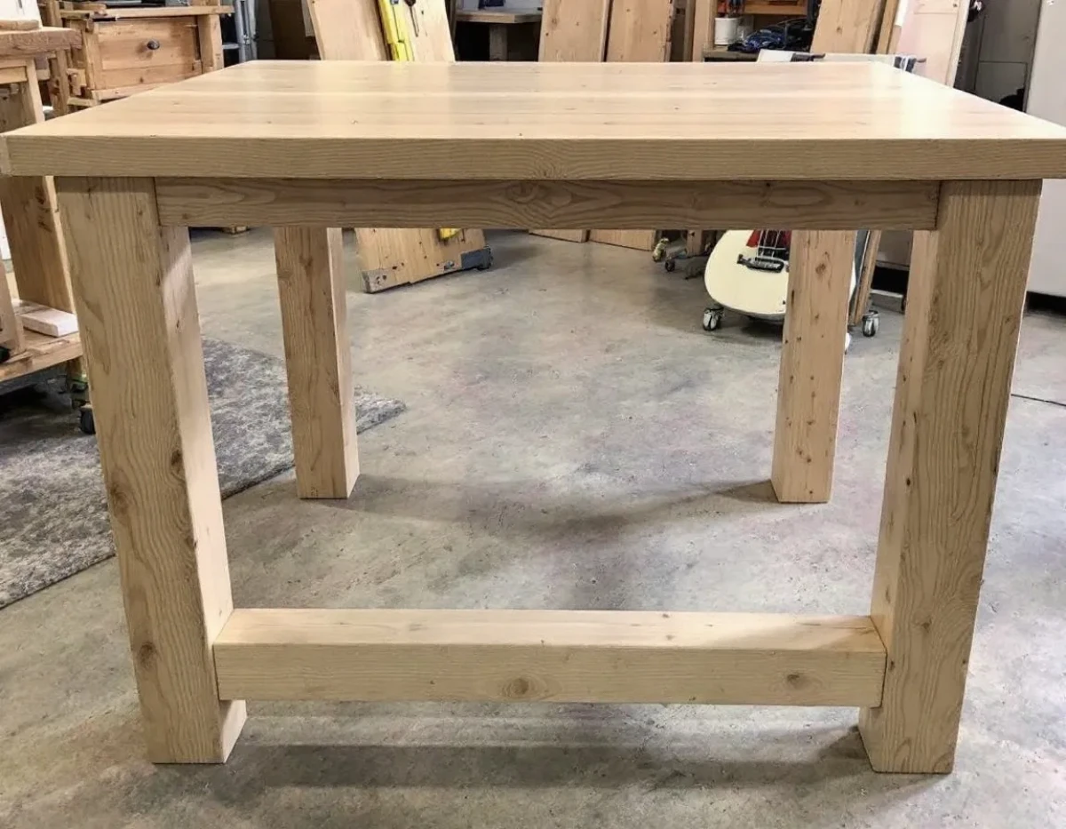 Guide Complet pour Fabriquer Votre Table en Bois Sur-Mesure